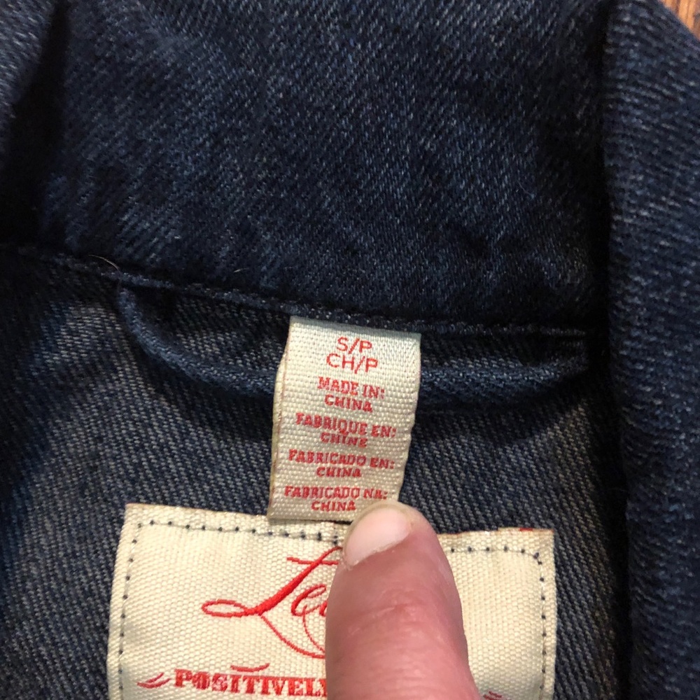 Levi’s denim vest - Picture 3 of 6